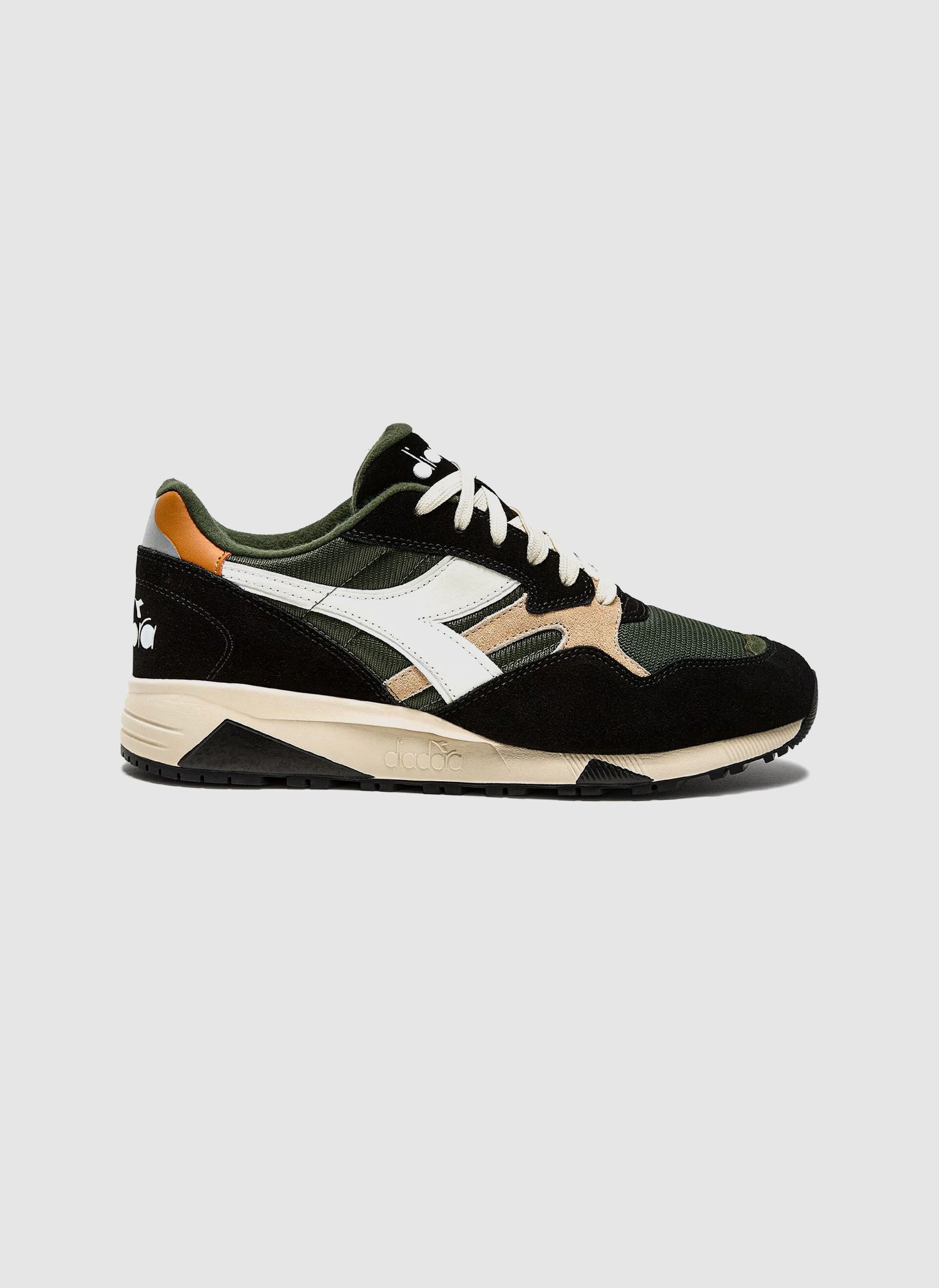 Diadora N902 - Verde Kombu/Black