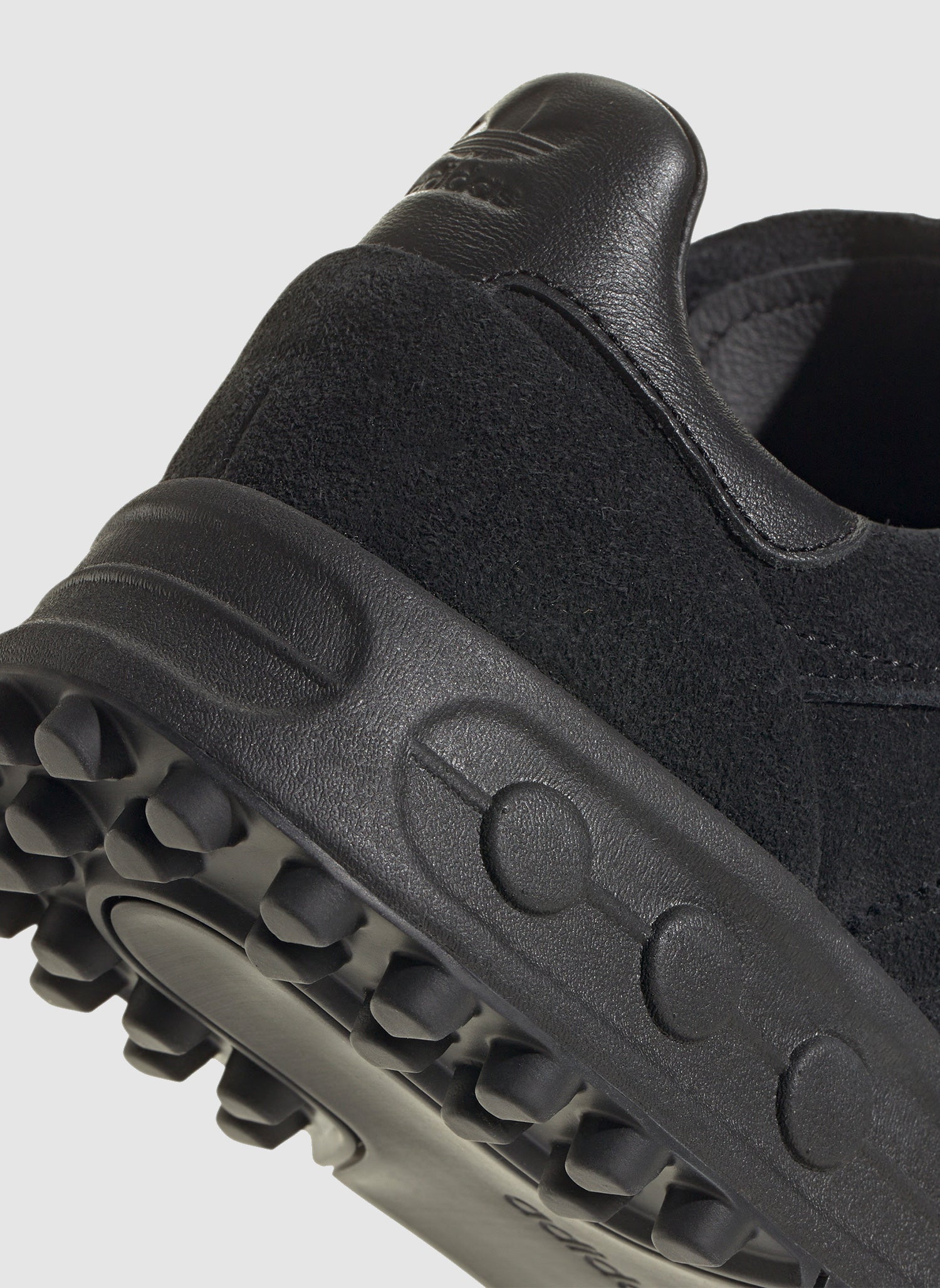 Adidas la trainer black black gum best sale