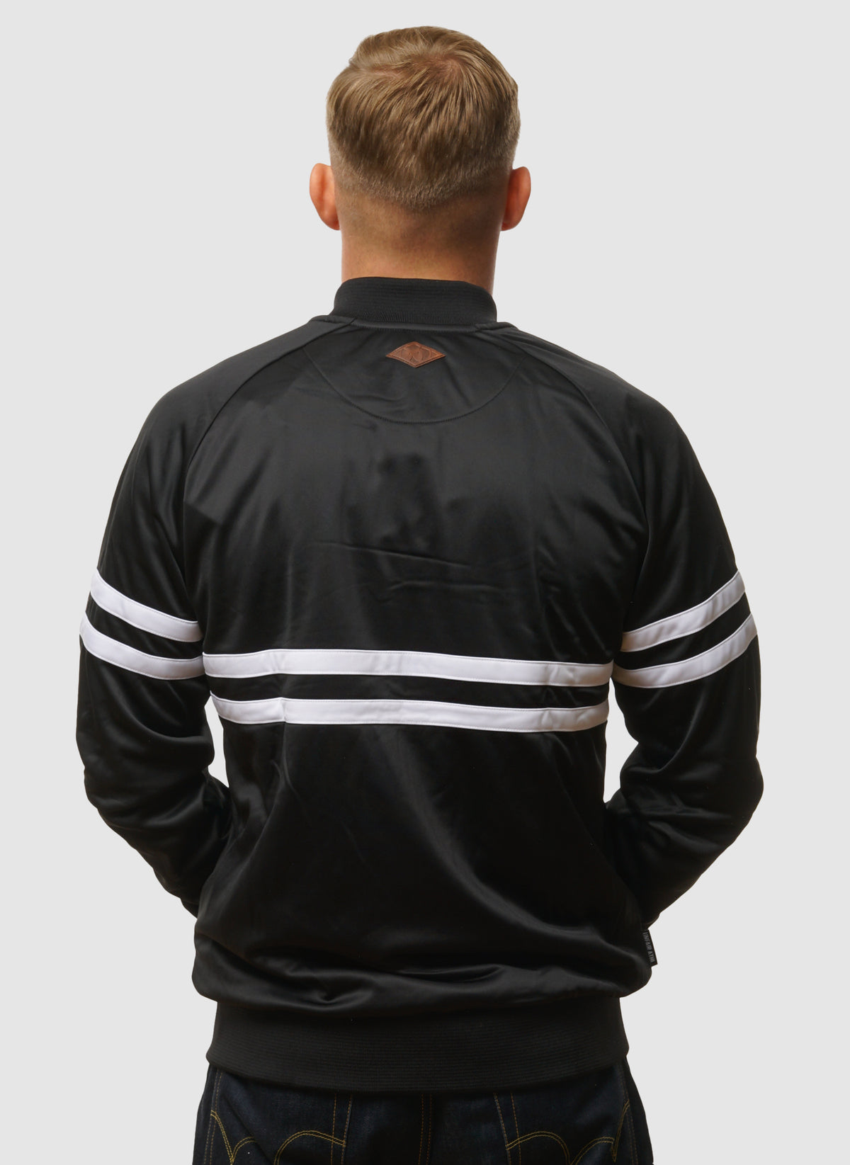 DMWU Tracktop - Black